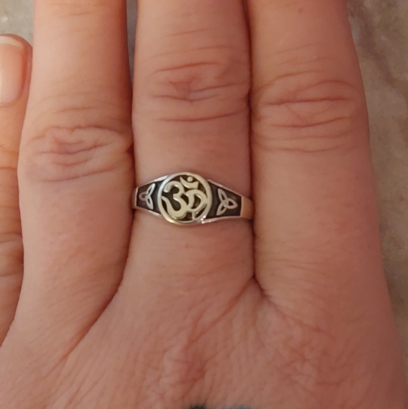 Sterling Silver Om Ring - Picture 3 of 4